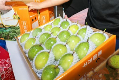 陵水電商旅游消費(fèi)扶貧節(jié)開幕，特色農(nóng)產(chǎn)品琳瑯滿目